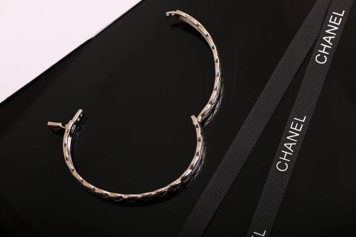 Luxury Quilted Pattern Bangle Bracelet - Gold, Silver, Rose Gold