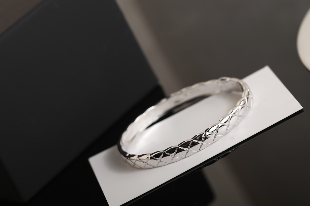 Luxury Quilted Pattern Bangle Bracelet - Gold, Silver, Rose Gold