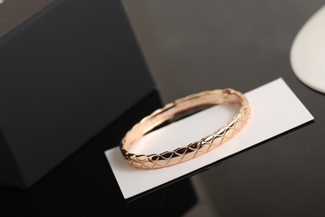 Luxury Quilted Pattern Bangle Bracelet - Gold, Silver, Rose Gold