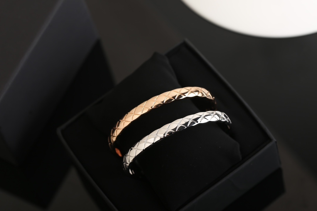 Luxury Quilted Pattern Bangle Bracelet - Gold, Silver, Rose Gold