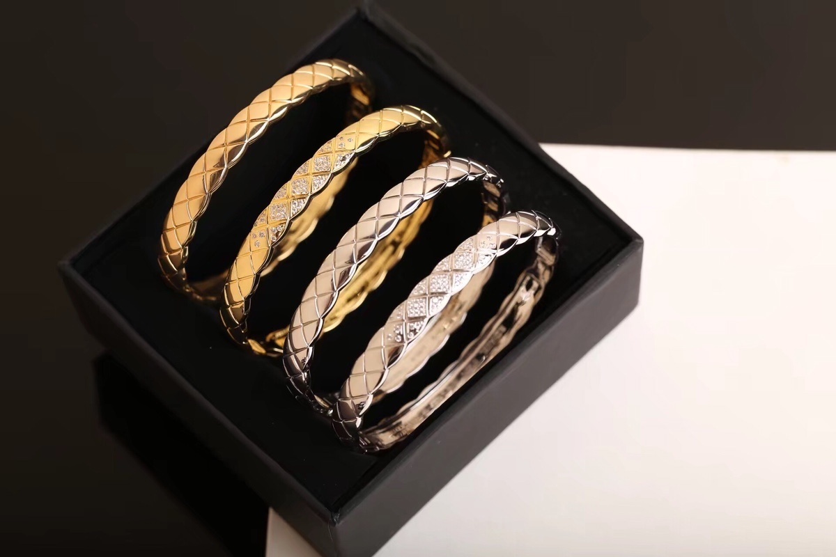 Luxury Quilted Pattern Bangle Bracelet – Gold, Silver, Rose Gold