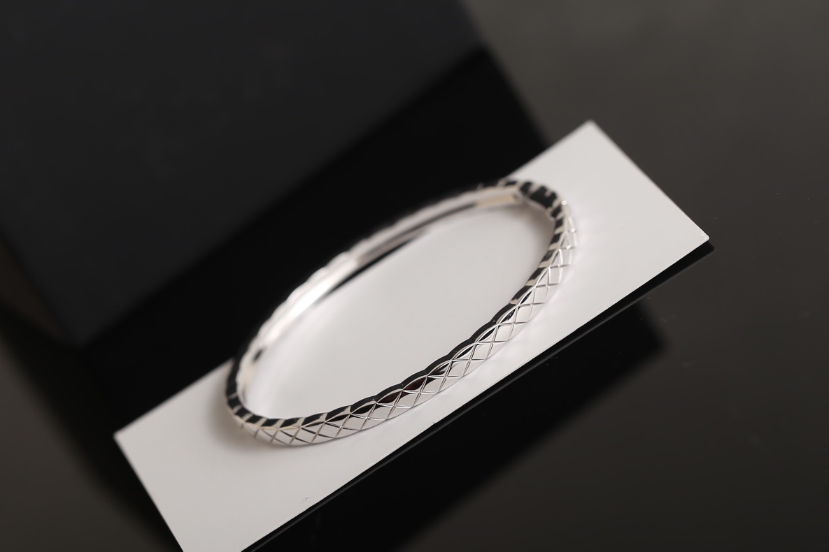 Luxury Coco Crush Quilted Bangle - Elegant Designer Style Bracelet