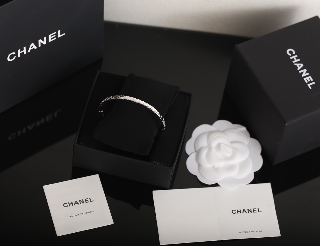 Luxury Coco Crush Quilted Bangle - Elegant Designer Style Bracelet