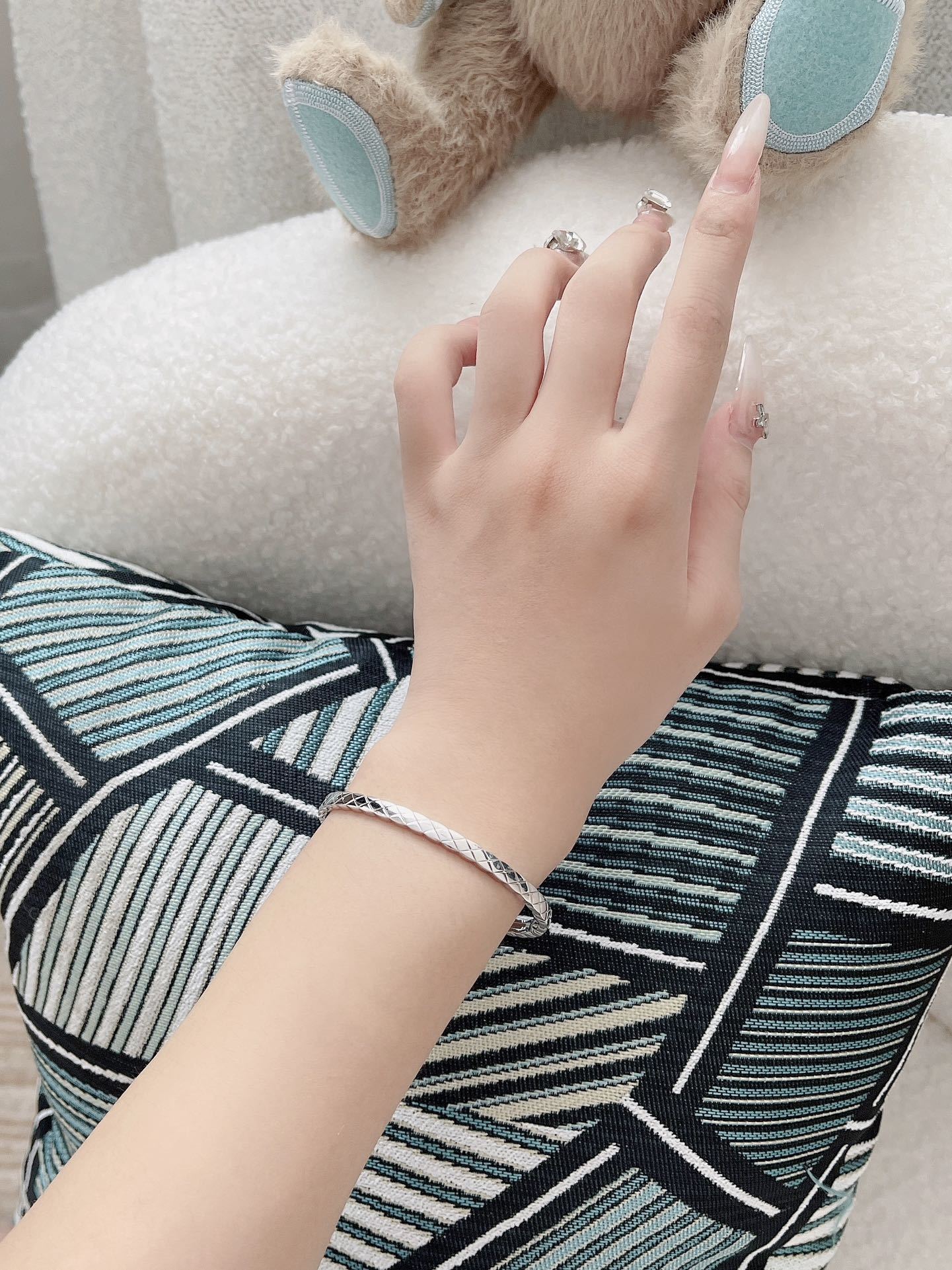 Luxury Coco Crush Quilted Bangle – Elegant Designer Style Bracelet