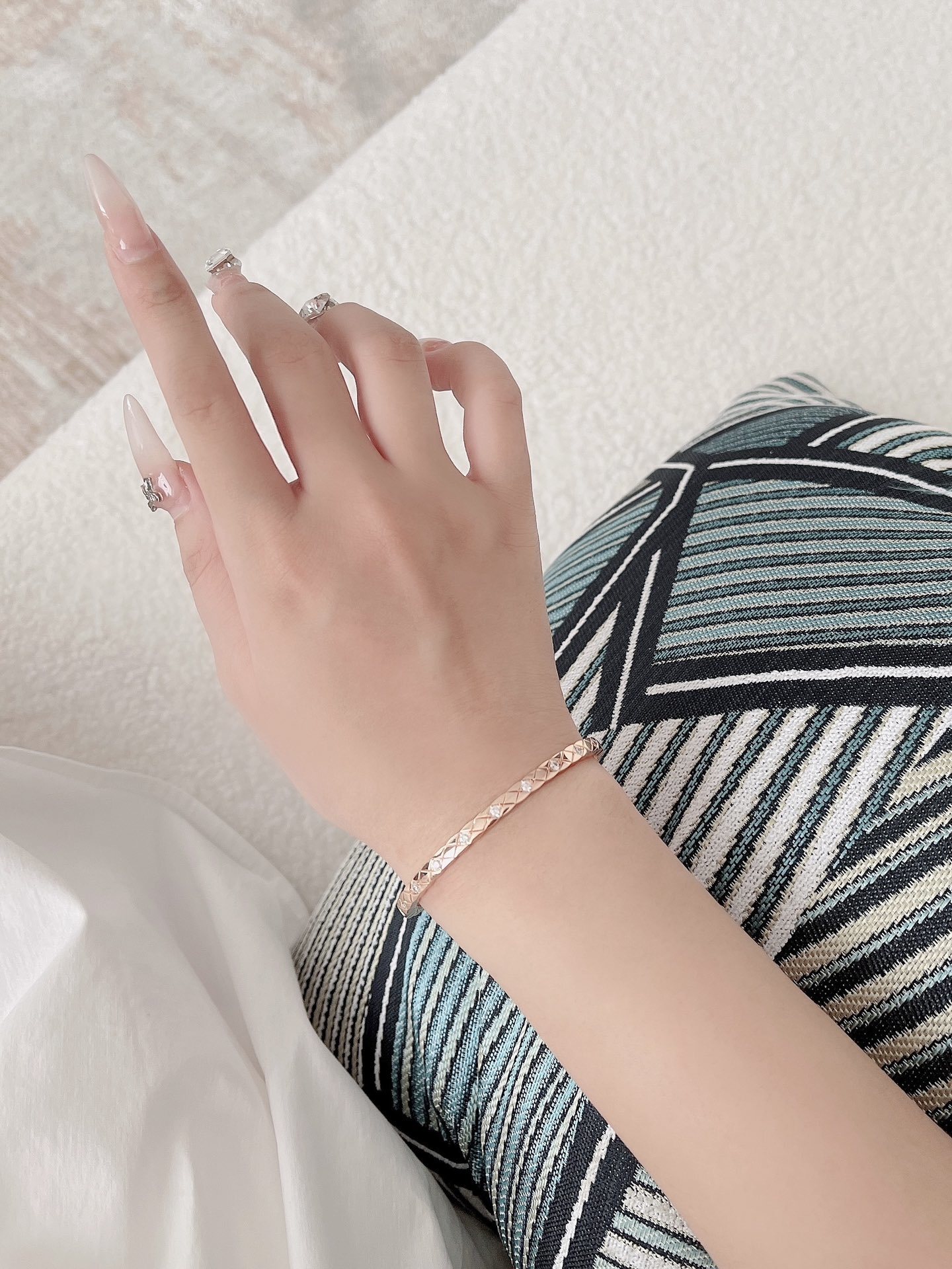 Chanel Coco Crush Bracelet 18K Beige Gold with Diamonds J12326