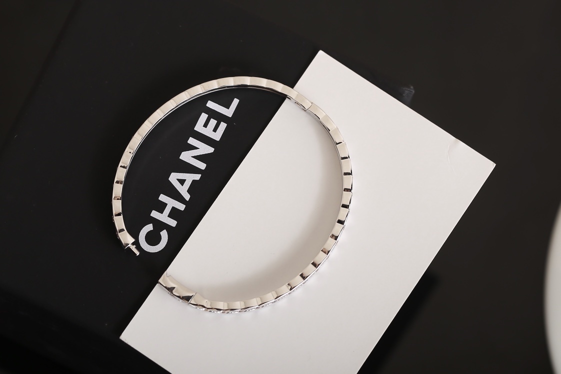 Chanel Coco Crush Quilted Bangle - Silver Diamond Bracelet