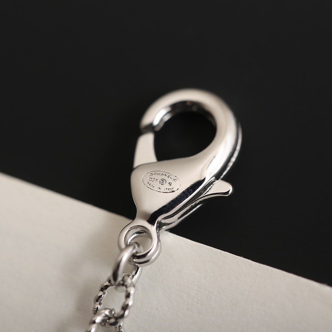 Luxury Swallow Bird Crystal Pearl Necklace CC Logo Silver Tone