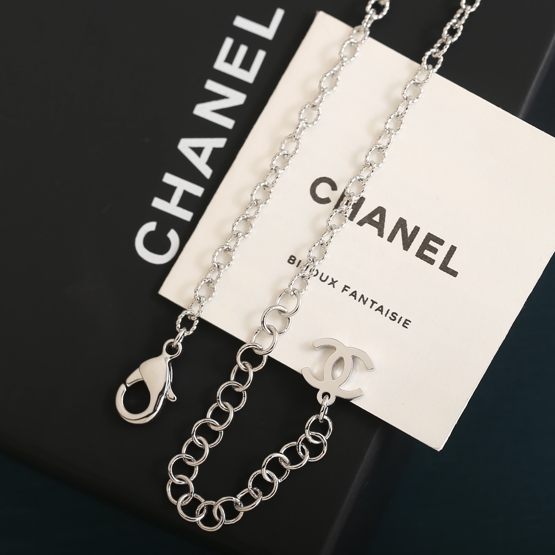 Luxury Swallow Bird Crystal Pearl Necklace CC Logo Silver Tone