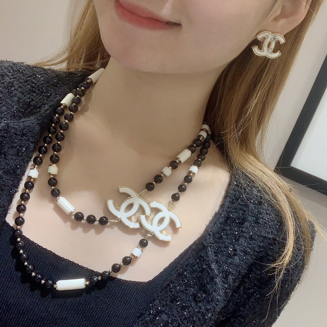 Luxury Chanel Black & White CC Logo Long Beaded Necklace