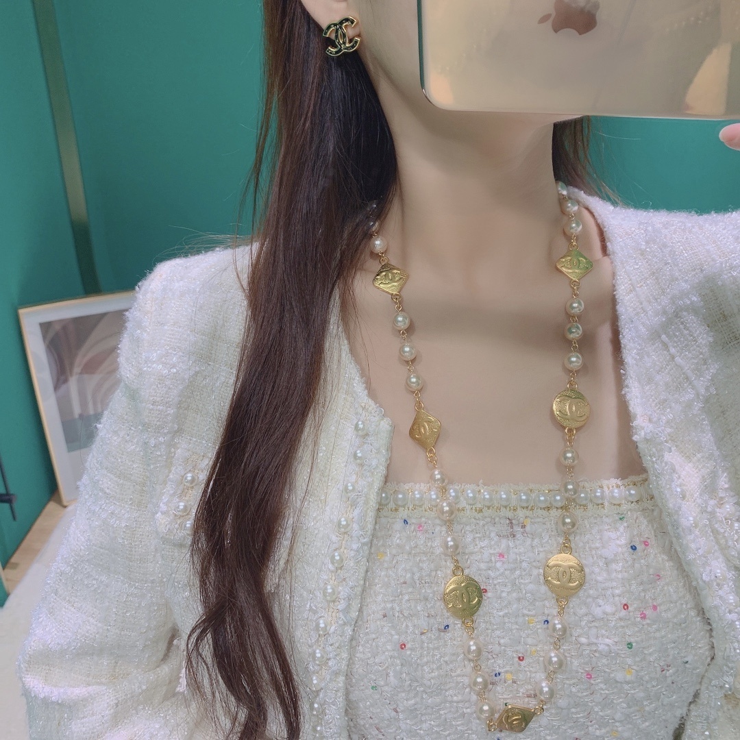 Luxury Long Pearl Necklace with Gold CC Logo Medallions