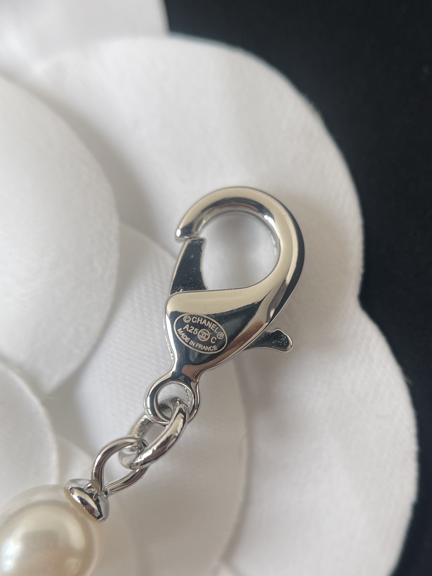 Luxury Pearl & Crystal Double C Logo Necklace in Silver Tone