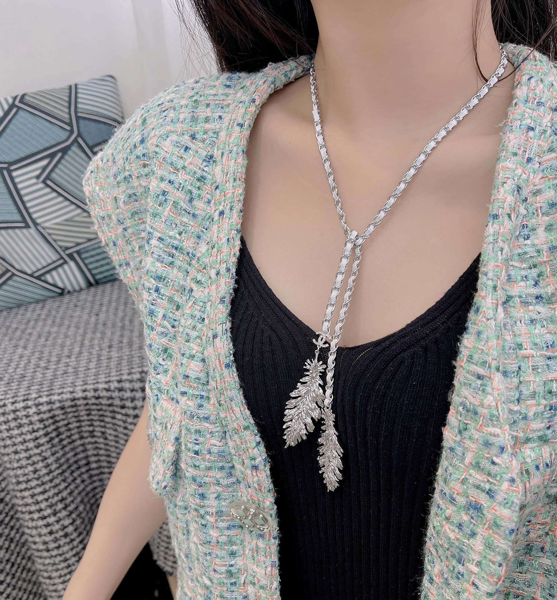 Chanel 2025 SS Silver Metal & White Calfskin Lariat Necklace