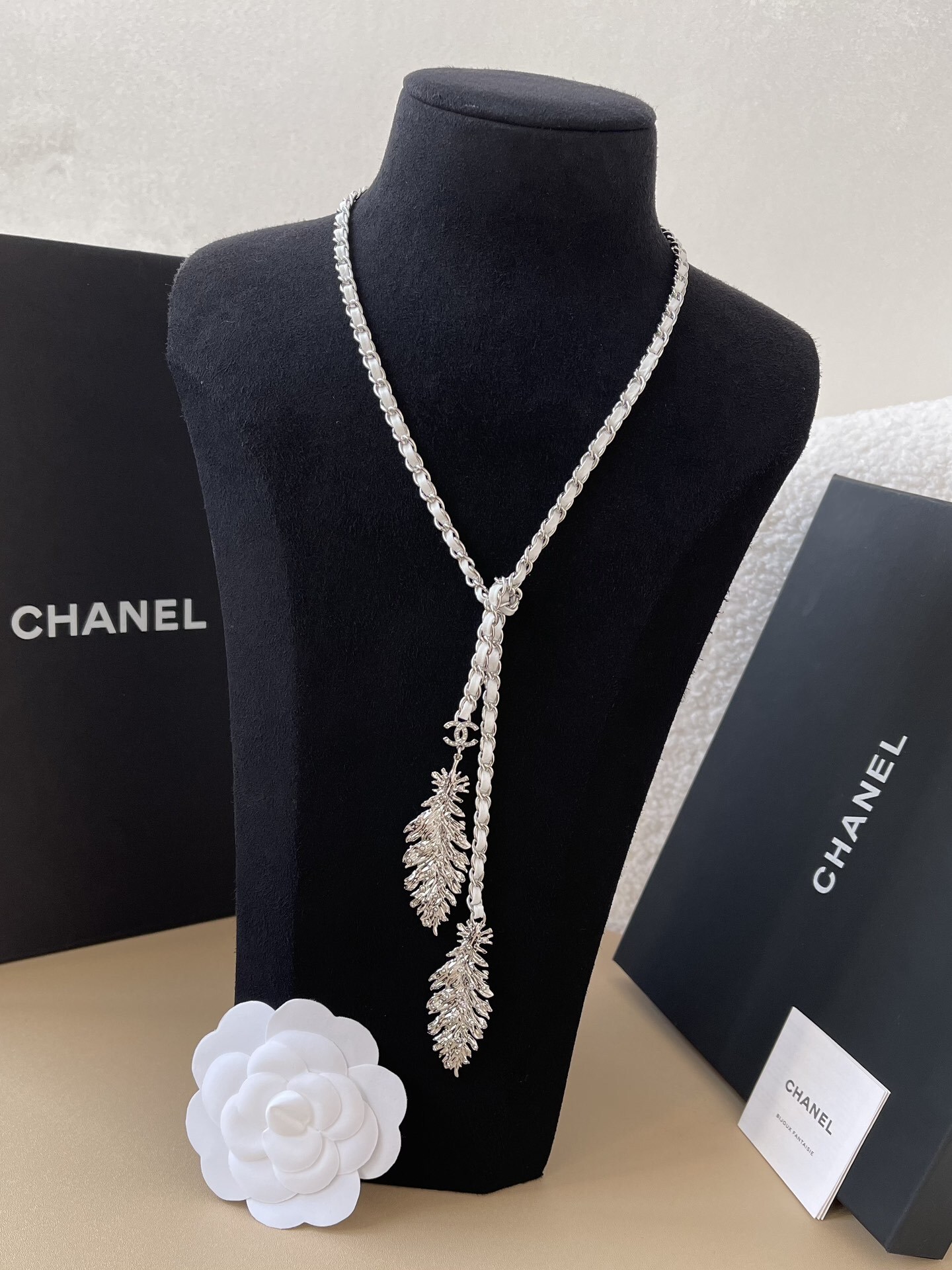 Chanel 2025 SS Silver Metal & White Calfskin Lariat Necklace