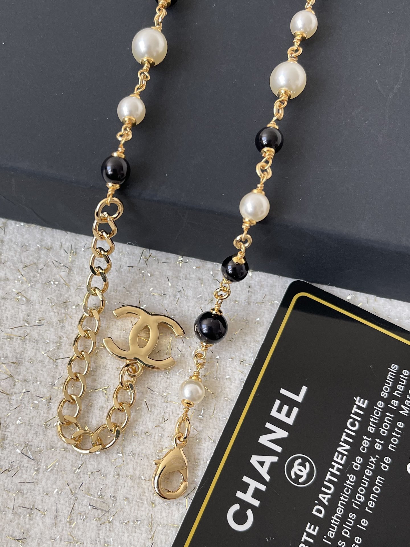 Luxury CC Pearl & Black Bead Long Necklace - Elegant Vintage Style