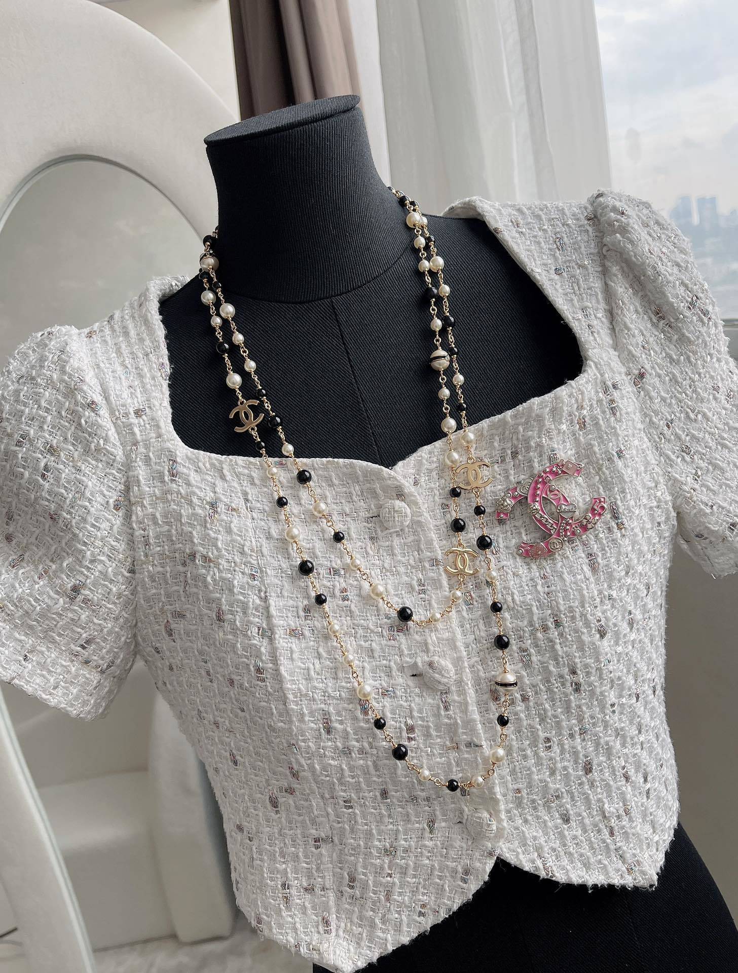 Luxury CC Pearl & Black Bead Long Necklace - Elegant Vintage Style