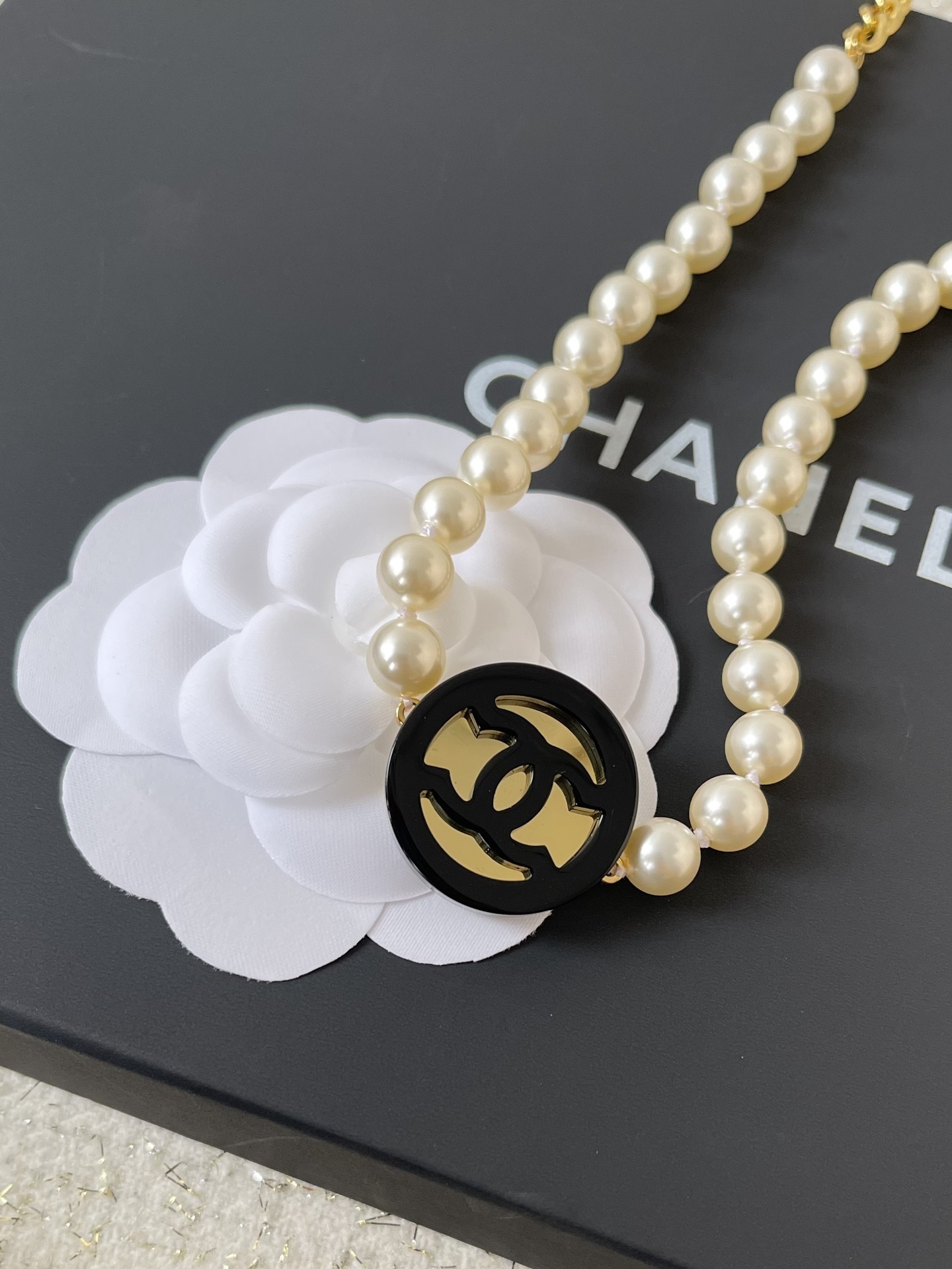 Chanel CC Logo Faux Pearl Choker Necklace - Black & Gold Edition