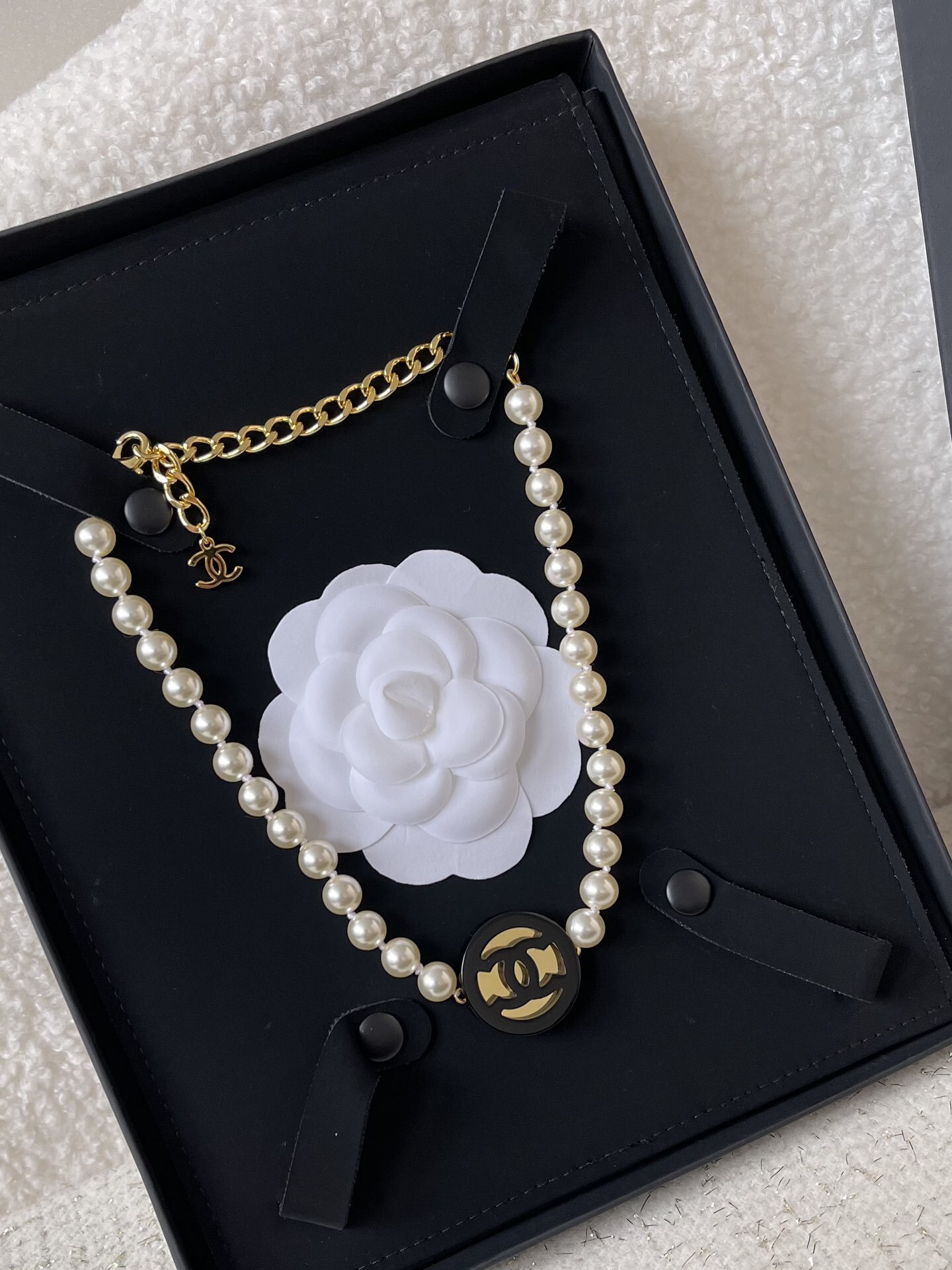 Chanel CC Logo Faux Pearl Choker Necklace - Black & Gold Edition