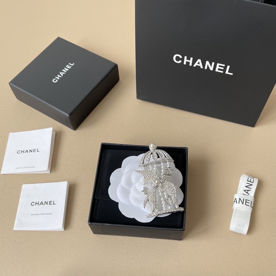 Chanel Crystal and Pearl Birdcage Swallow Brooch - Elegant CC Logo