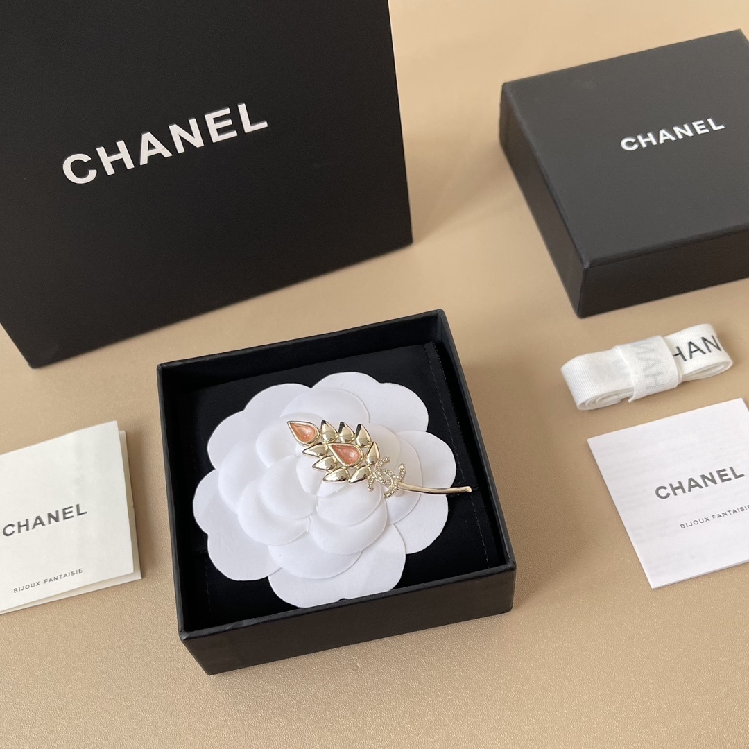 Chanel Gold-Tone Wheat Stalk Brooch with Peach Crystals & CC Logo