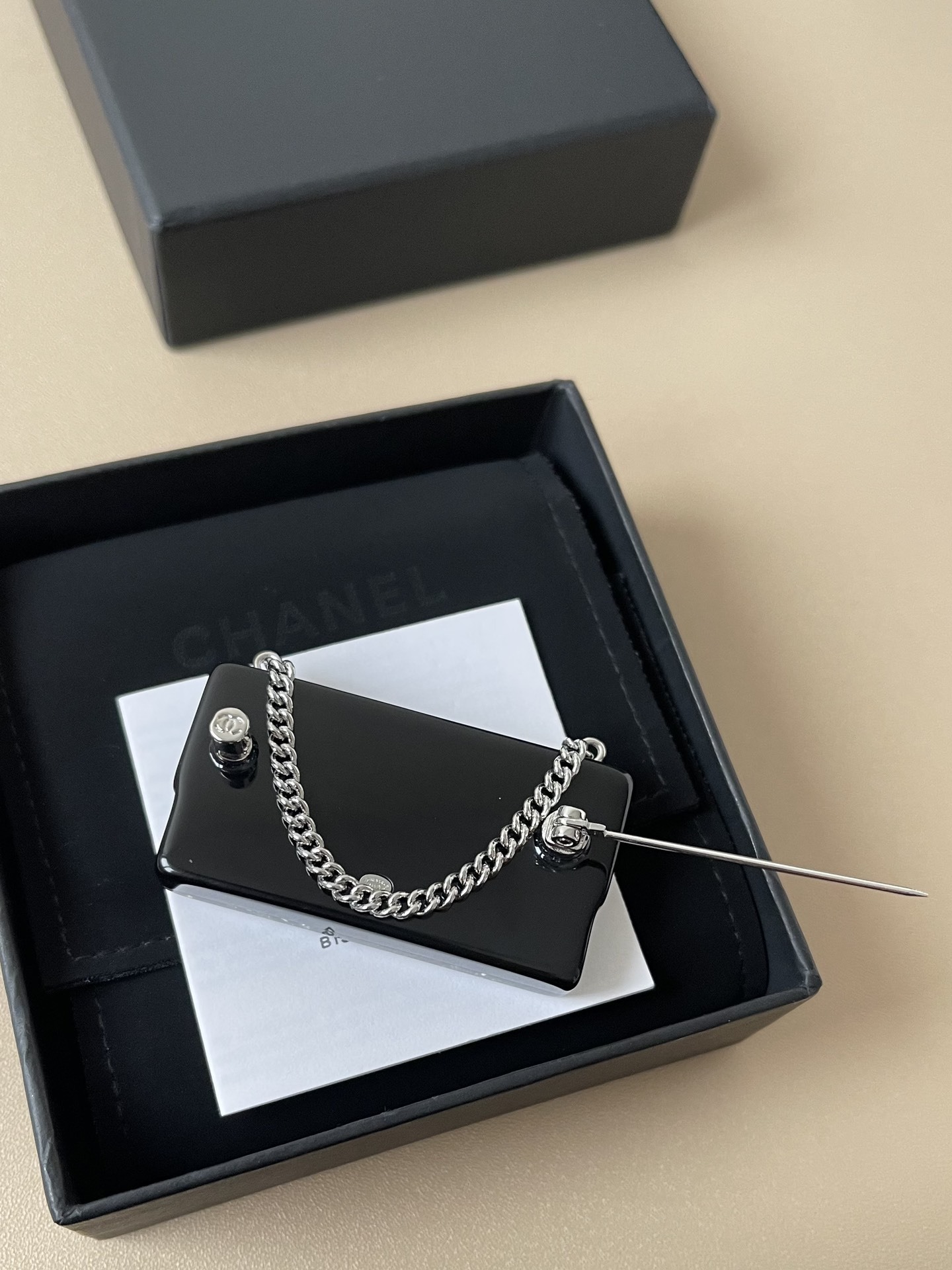 Luxury Chanel Crystal Miniature Flap Bag Brooch - Elegant Fashion Pin