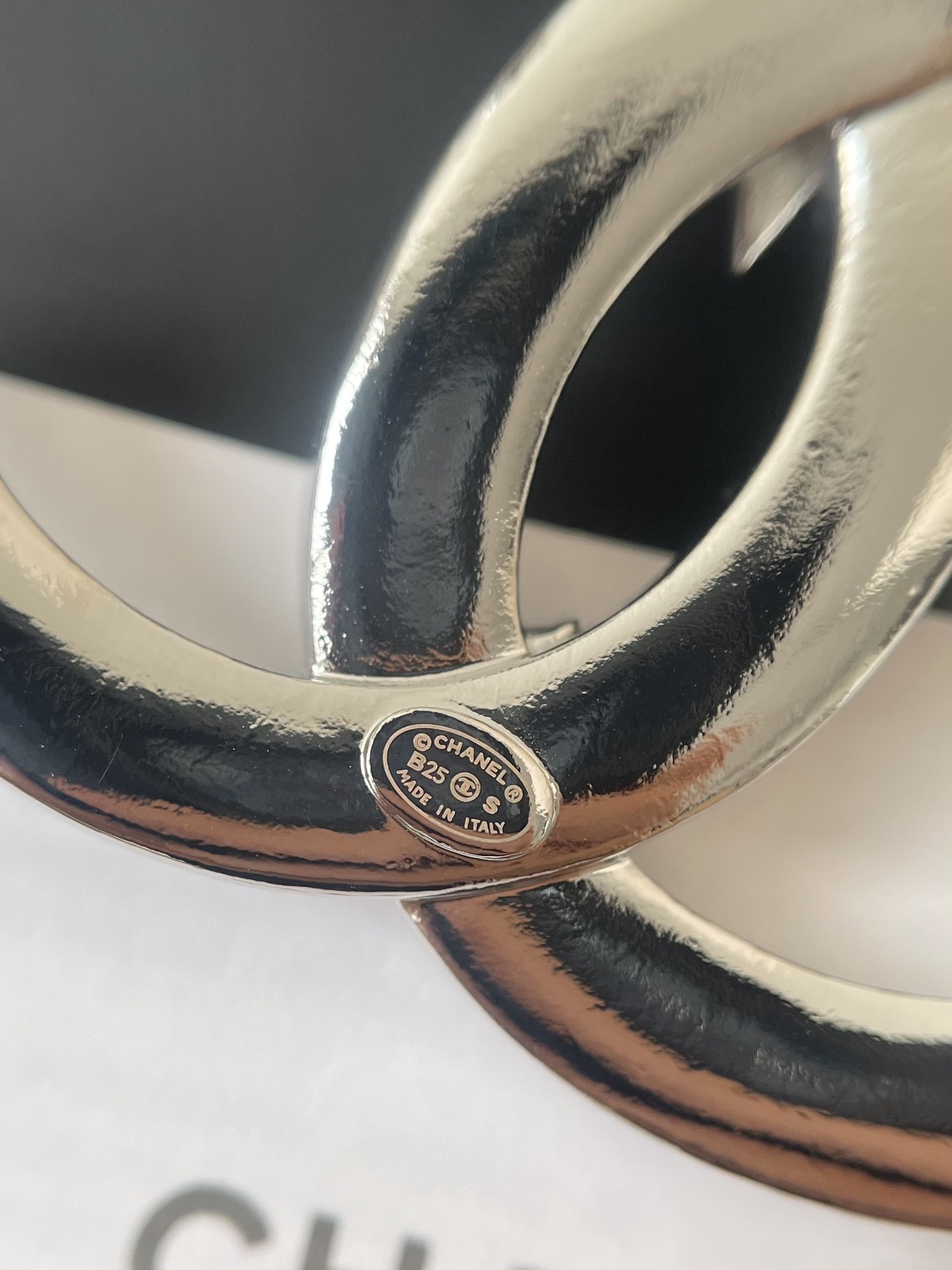 Elegant CC Logo Brooch with Crystal Stars and Faux Pearls