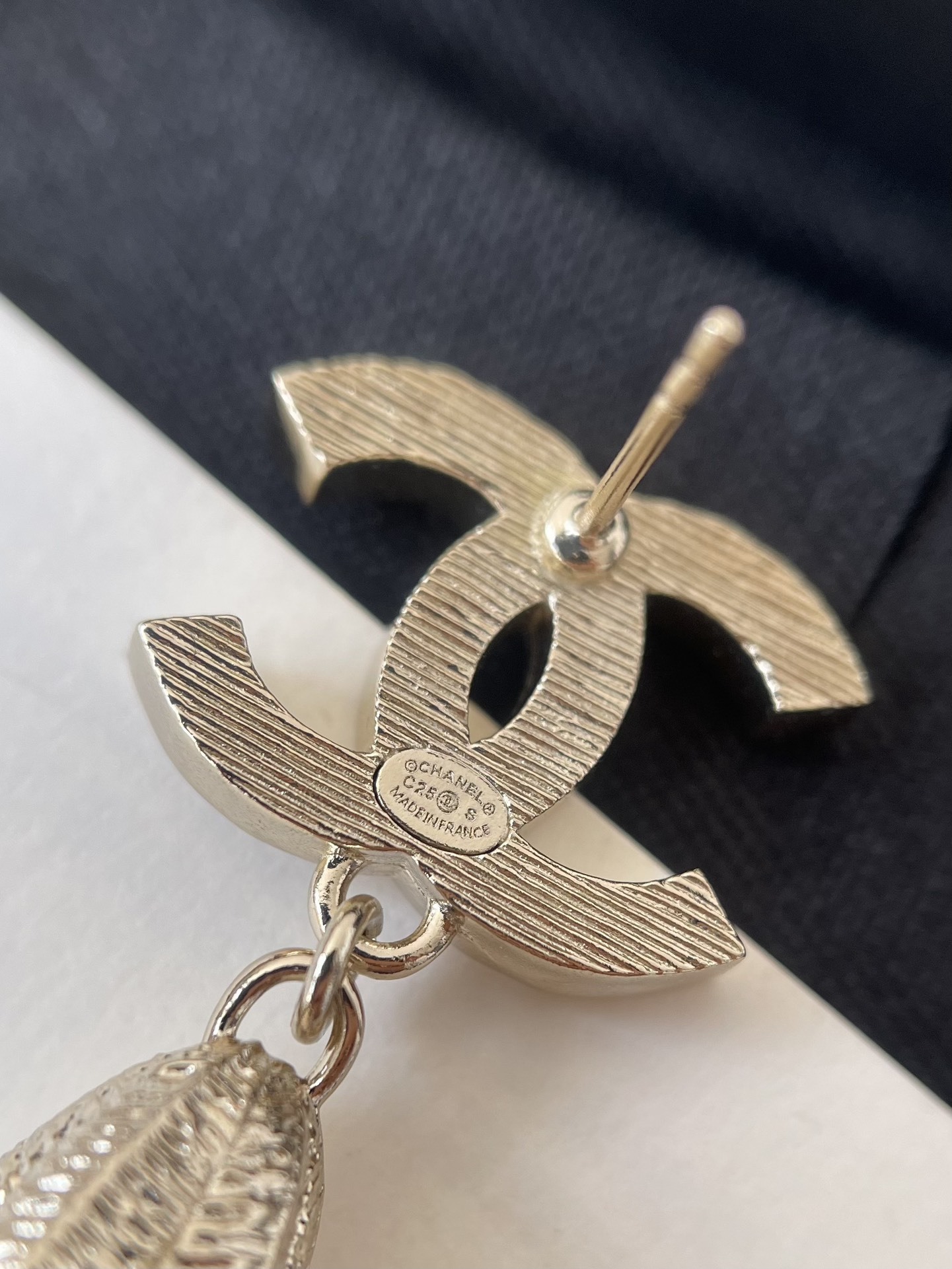 Luxury CC Logo Crystal & Baroque Pearl Drop Earrings in Gold