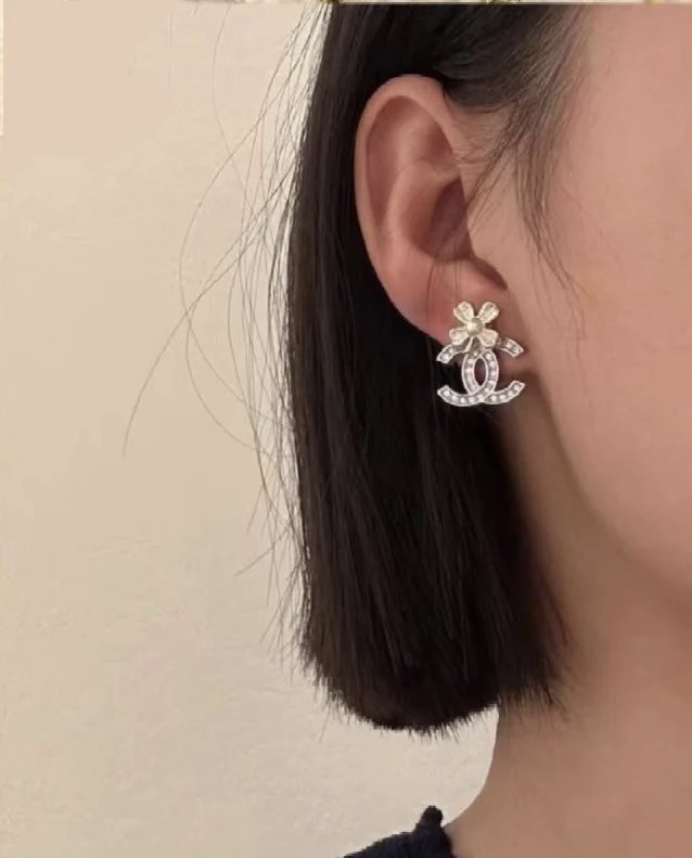 Elegant Crystal CC Stud Earrings with Pearl Flower Accent