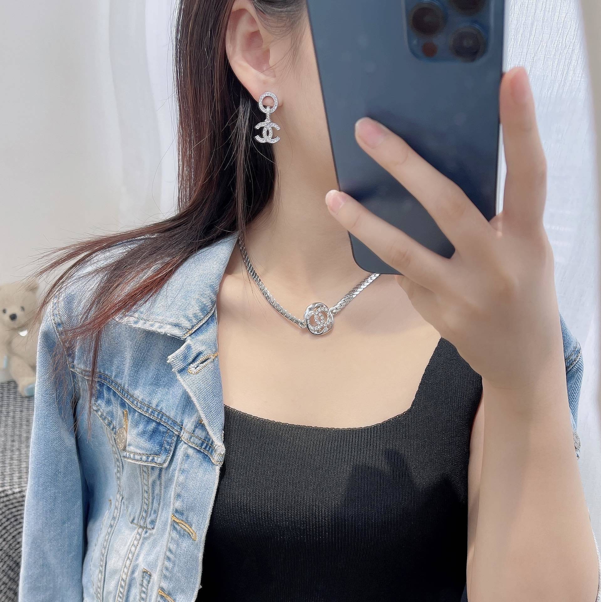 Elegant Crystal CC Logo Drop Earrings - Premium Silver Luxury Jewelry