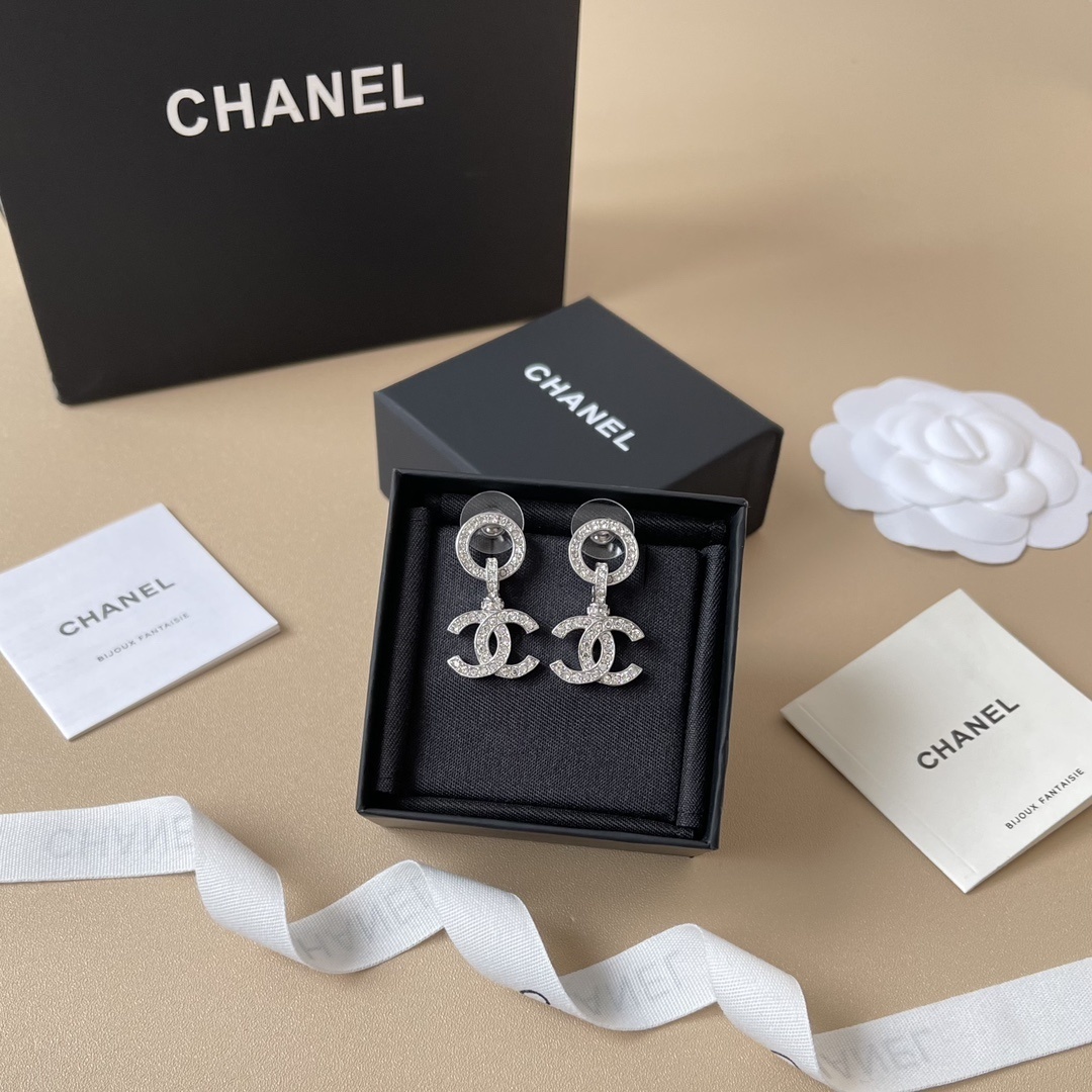 Elegant Crystal CC Logo Drop Earrings - Premium Silver Luxury Jewelry