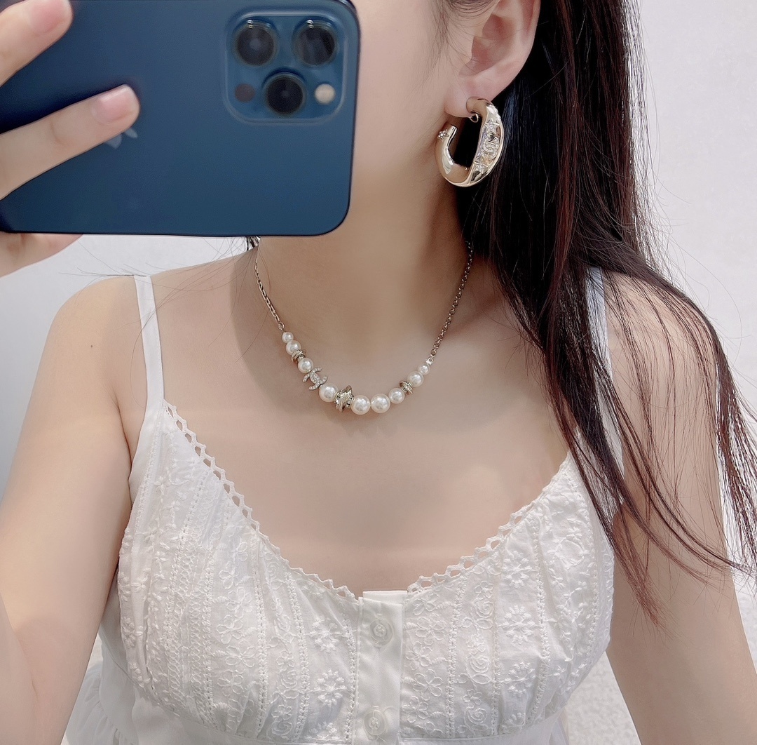 Luxury CC Star Hoop Clip-on Earrings - 2025 Spring Summer Collection