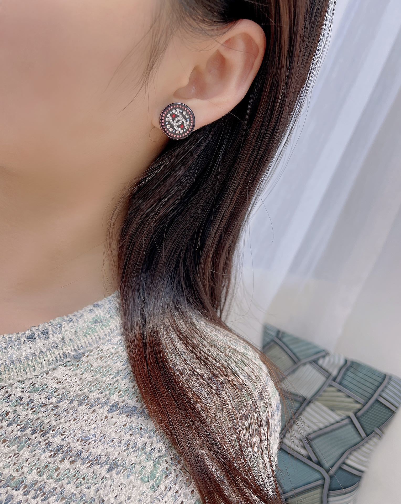 Chanel Crystal CC Logo Round Stud Earrings – Elegant Pink & Red