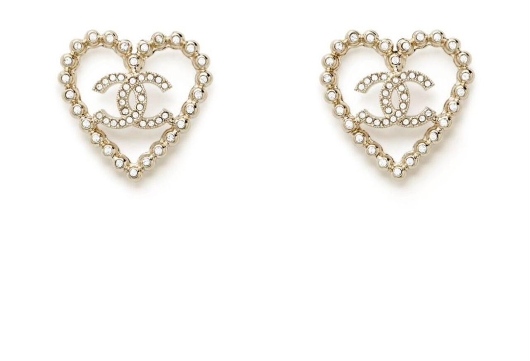 Luxury Heart Crystal CC Stud Earrings - Elegant Designer Jewelry