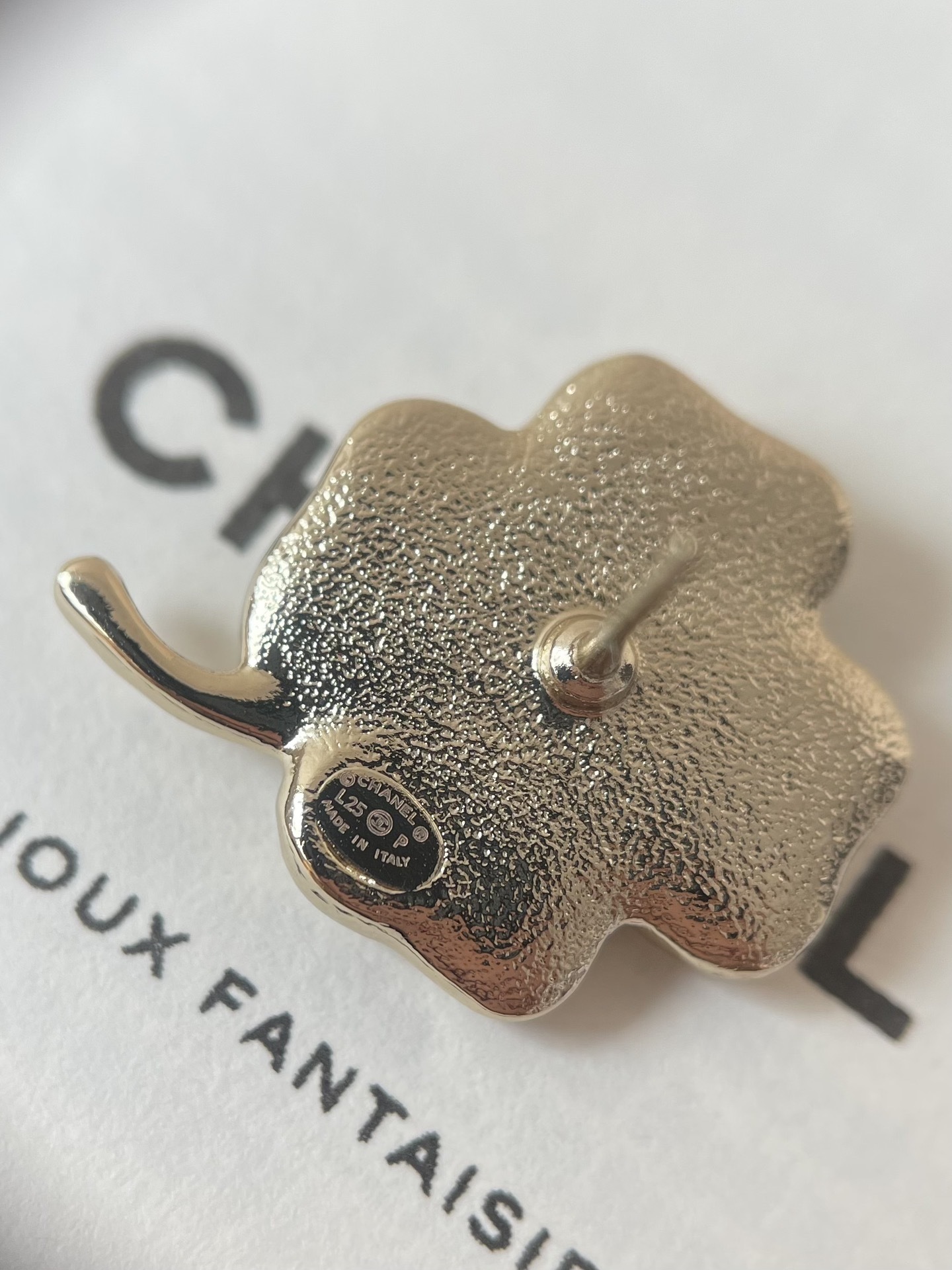 Luxury White Enamel Four-Leaf Clover Stud Earrings Gold Tone