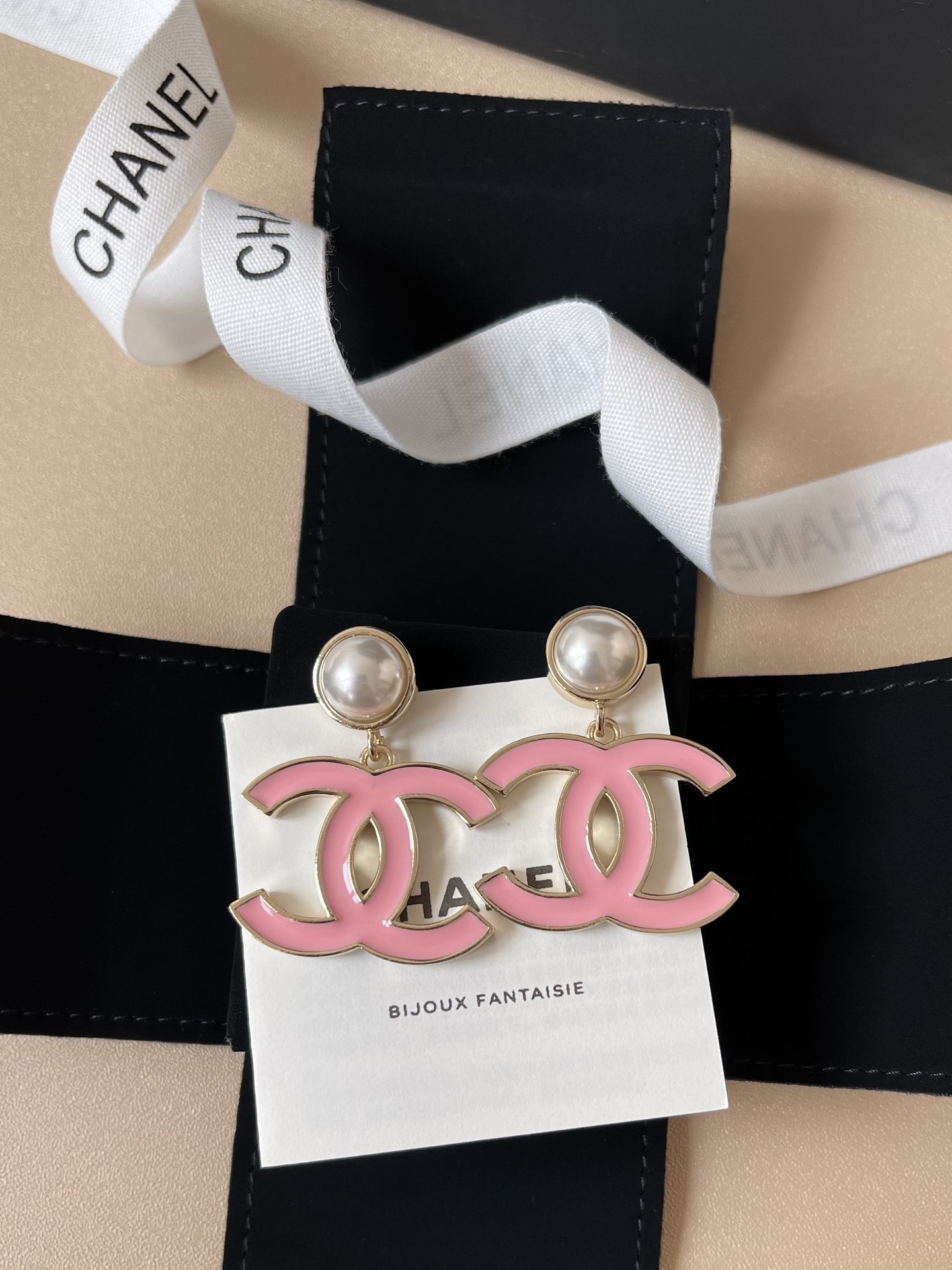 Elegant CC Logo Pearl Jewelry Set - Luxury Earrings & Necklace