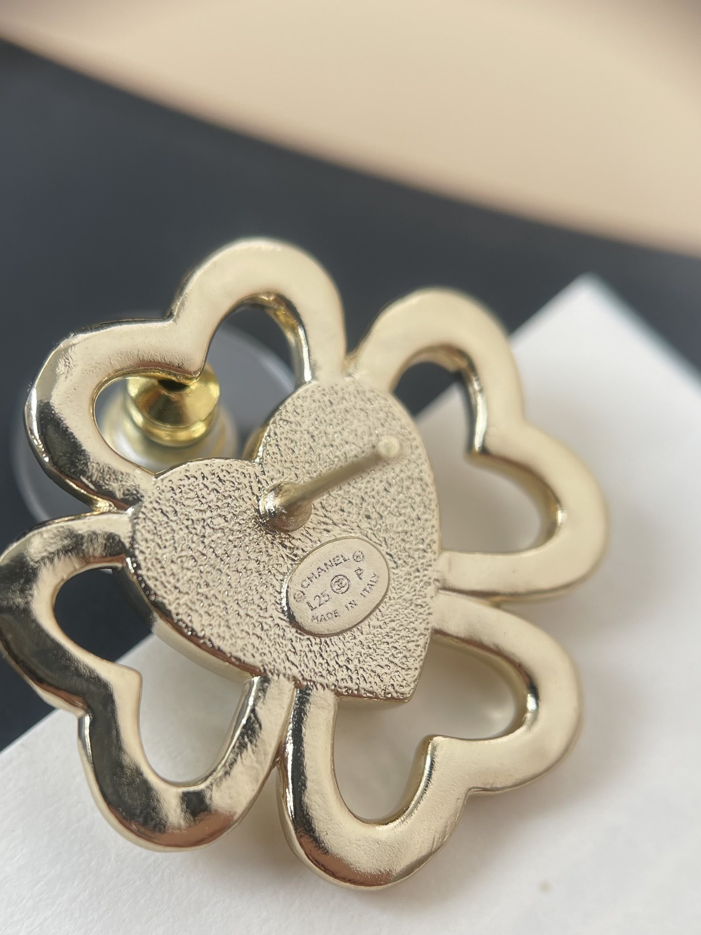Elegant Clover Heart Stud Earrings - Luxury Gold Vintage Style