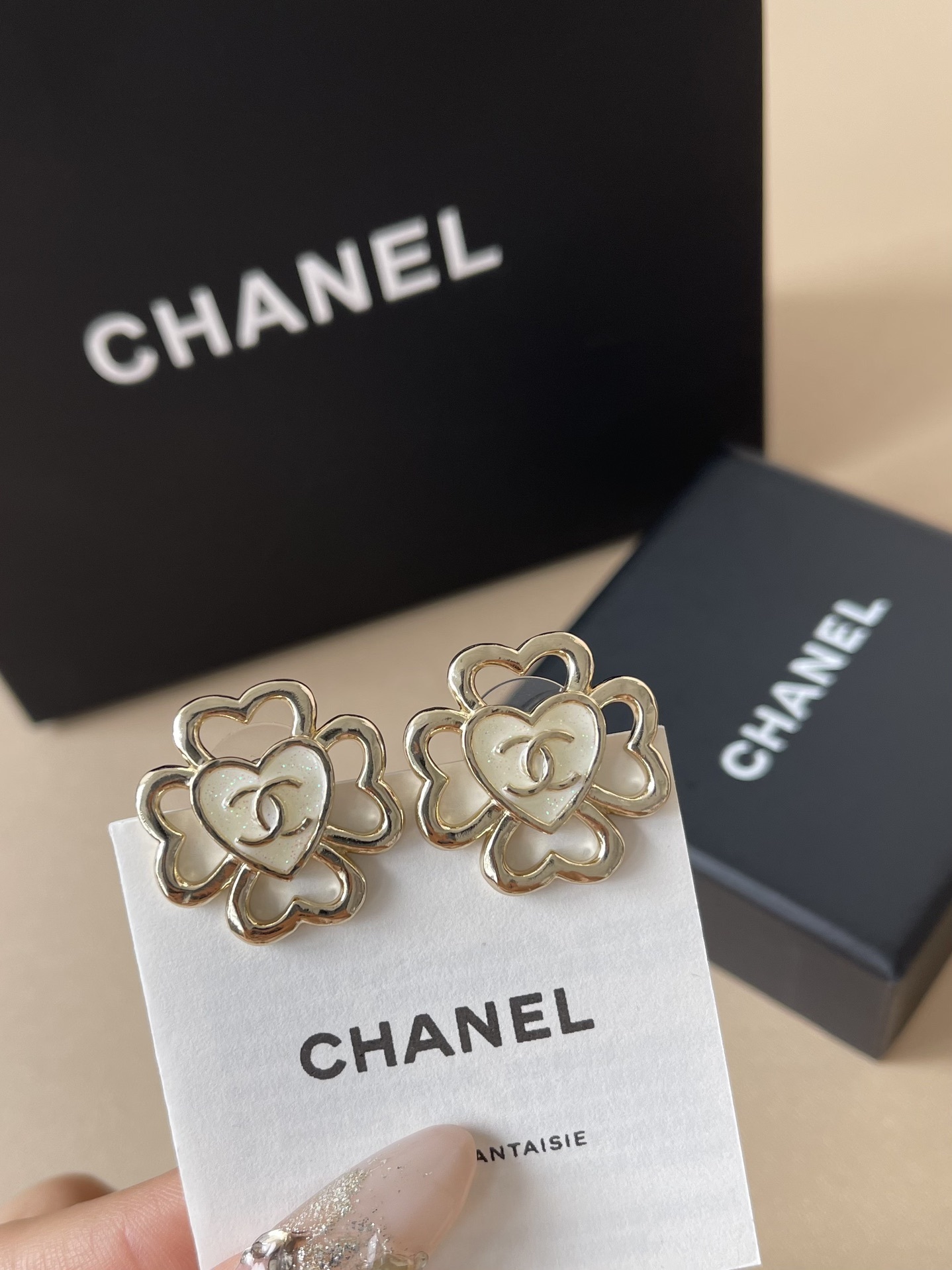 Elegant Clover Heart Stud Earrings - Luxury Gold Vintage Style