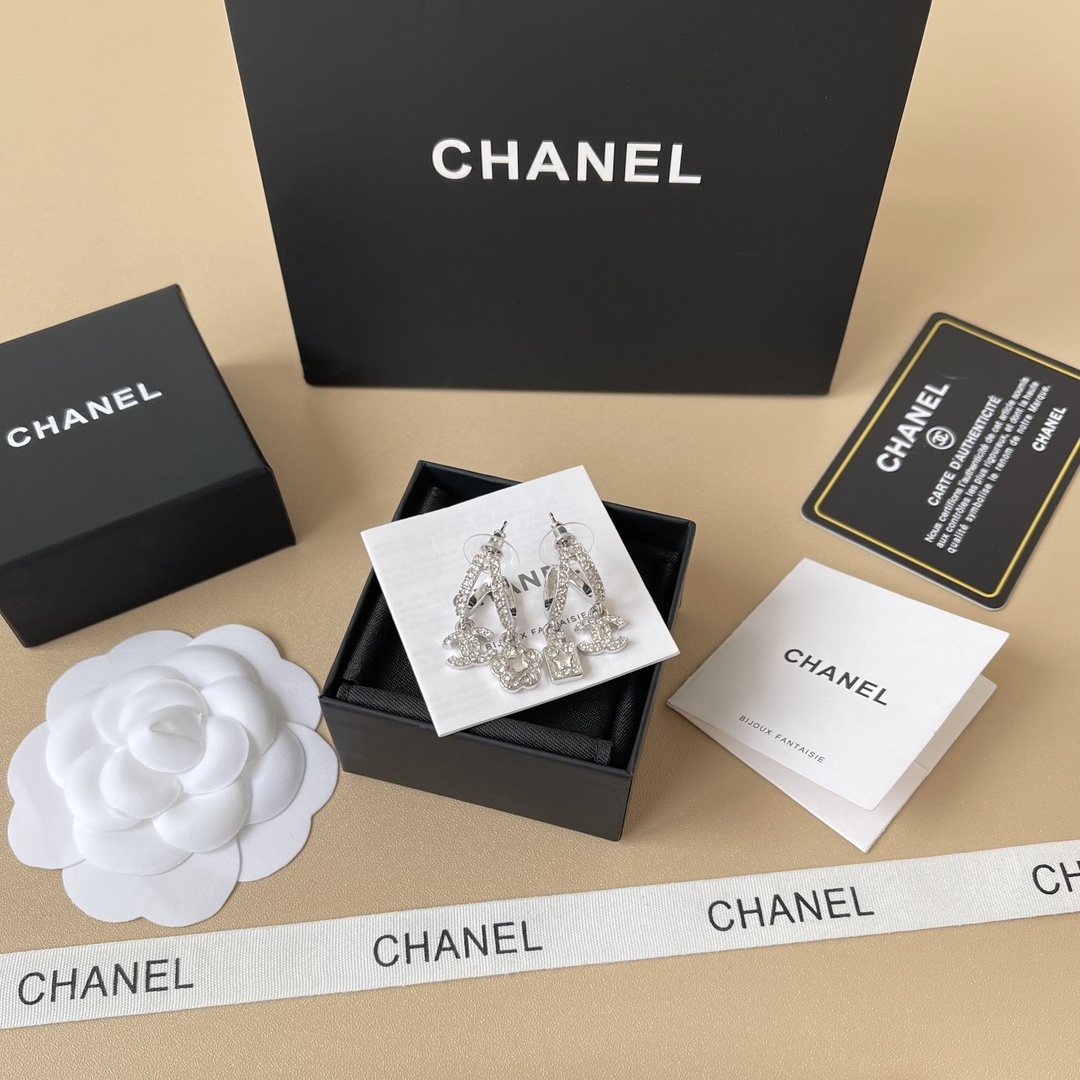 Chanel CC Logo Pendant Earrings - Silver Metal & Diamantés