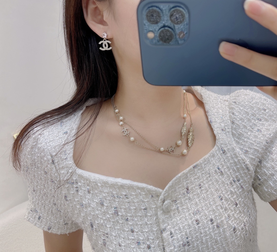 Chanel CC Logo Star Pendant Earrings - 2025 Pre-Collection