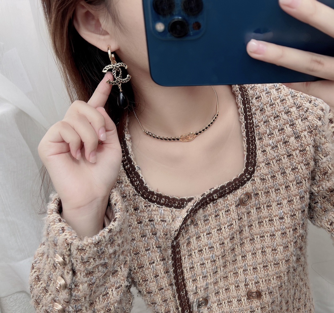 Elegant Gold & Black CC Logo Teardrop Pendant Earrings