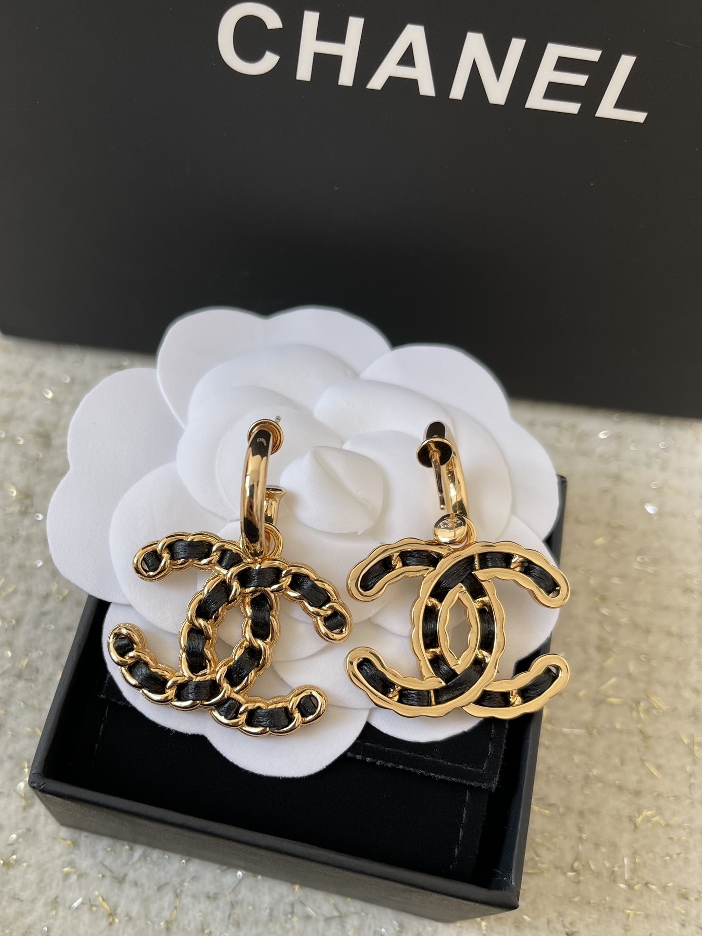 Luxury Gold Double C Hoop Earrings - Leather Chain Link Design