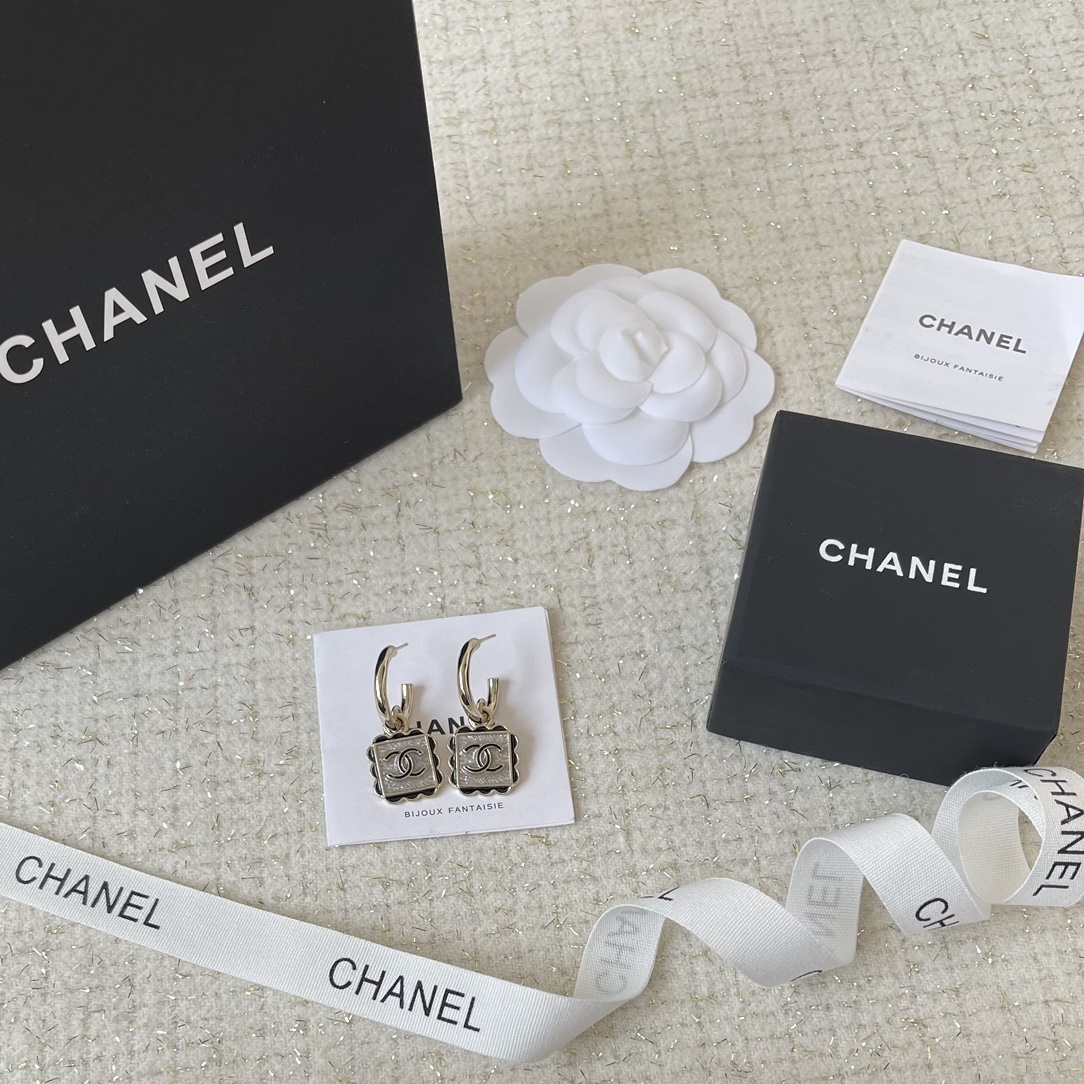 Luxury CC Logo Rectangular Charm Hoop Earrings in Gold & White