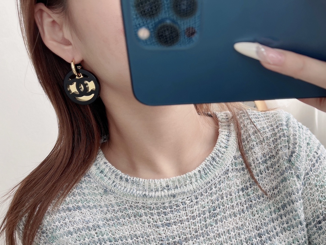 Chanel Iconic CC Logo Pendant Earrings in Black Resin & Gold-Tone