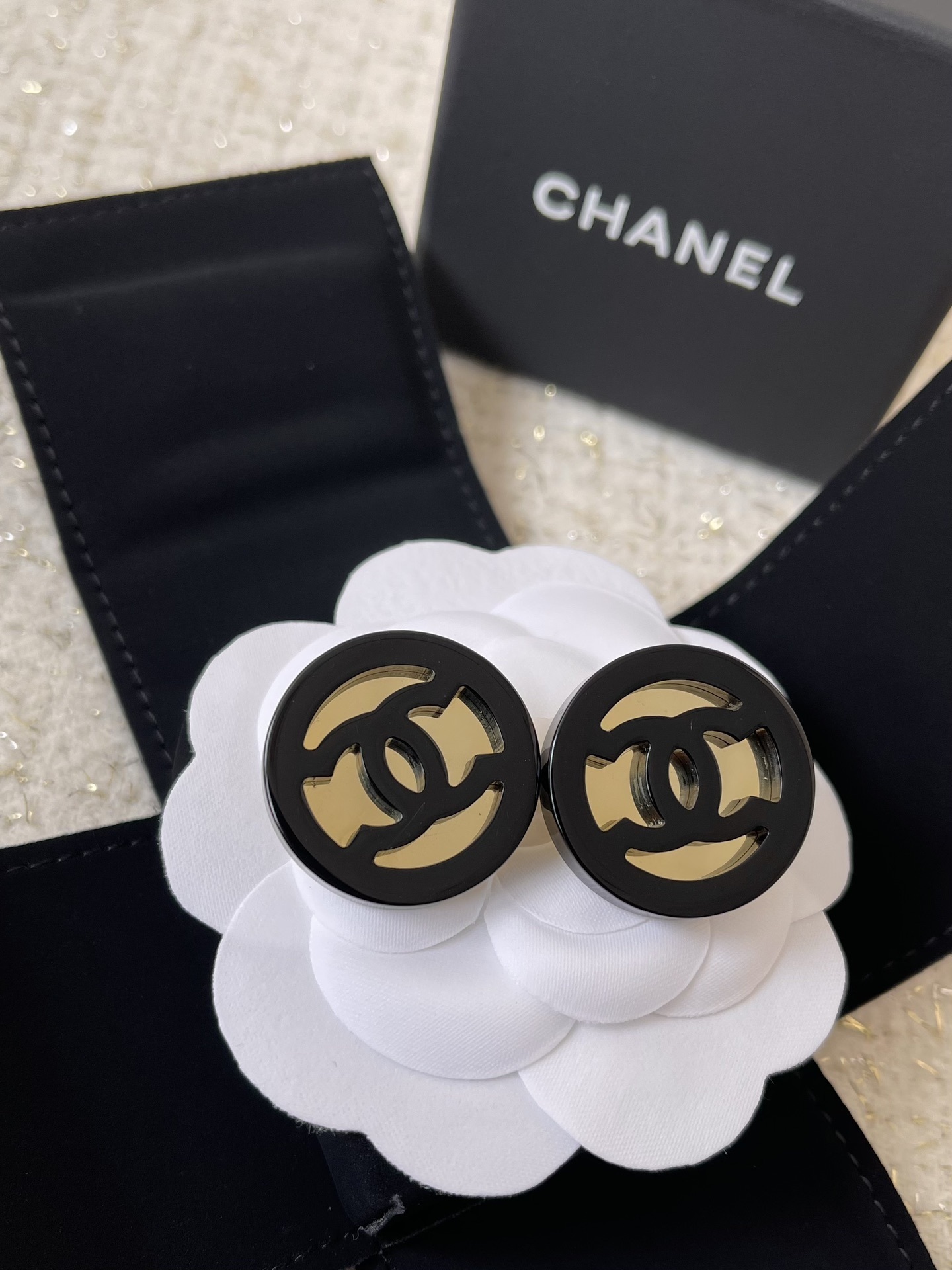 Luxury Chanel CC Logo Round Stud Earrings - Black & Gold
