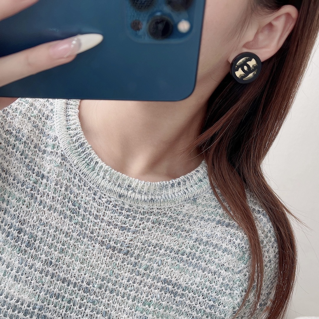 Luxury Chanel CC Logo Round Stud Earrings - Black & Gold