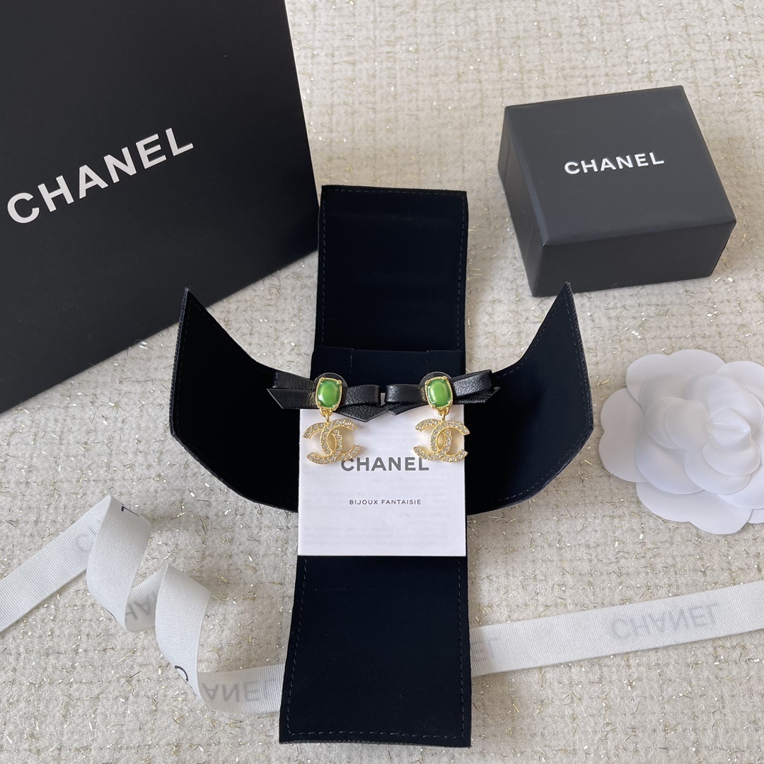 Chanel CC Logo Bow Earrings - Gold Crystal & Green Leather Jewelry