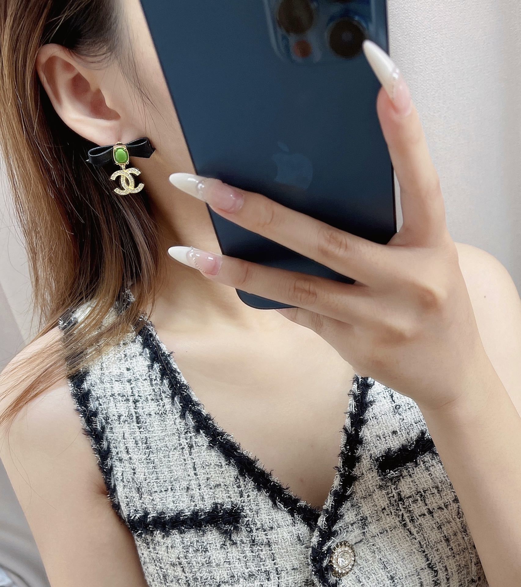 Chanel CC Logo Bow Earrings - Gold Crystal & Green Leather Jewelry