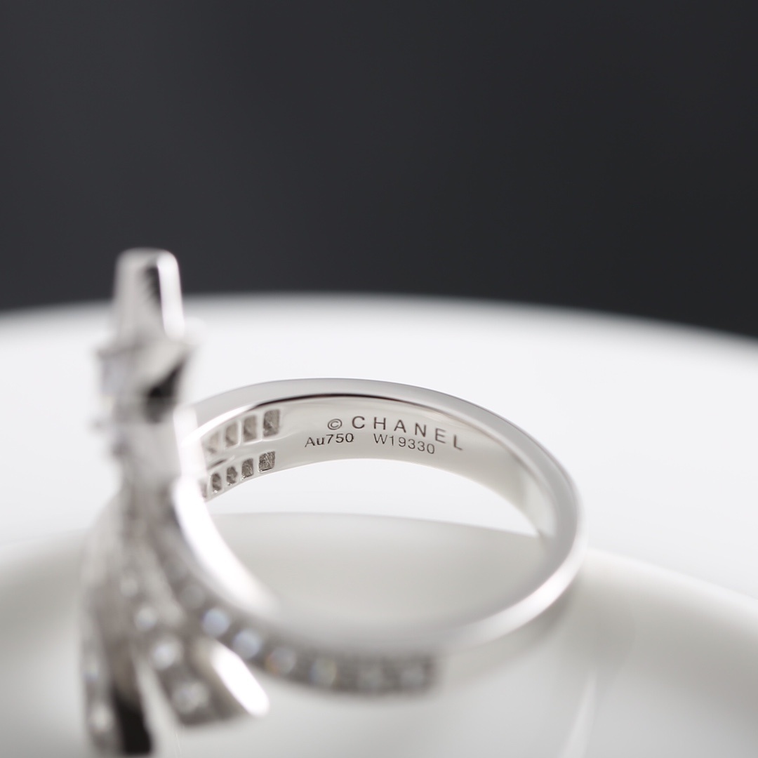 Luxury Shooting Star Comet Ring - Sparkling Silver Crystal Jewelry