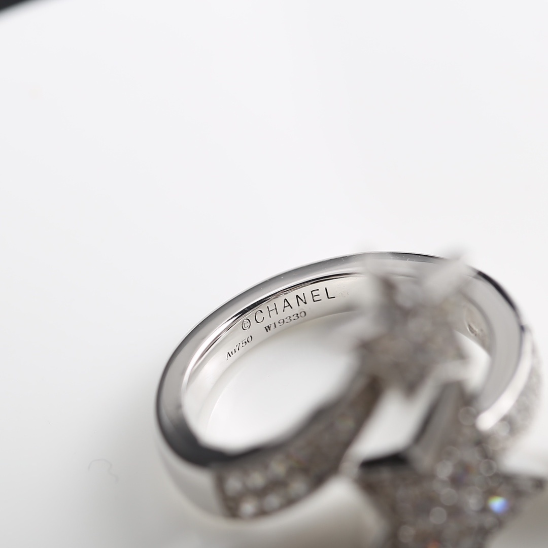 Chanel Comète Star Ring - Sparkling Pavé Celestial Jewelry