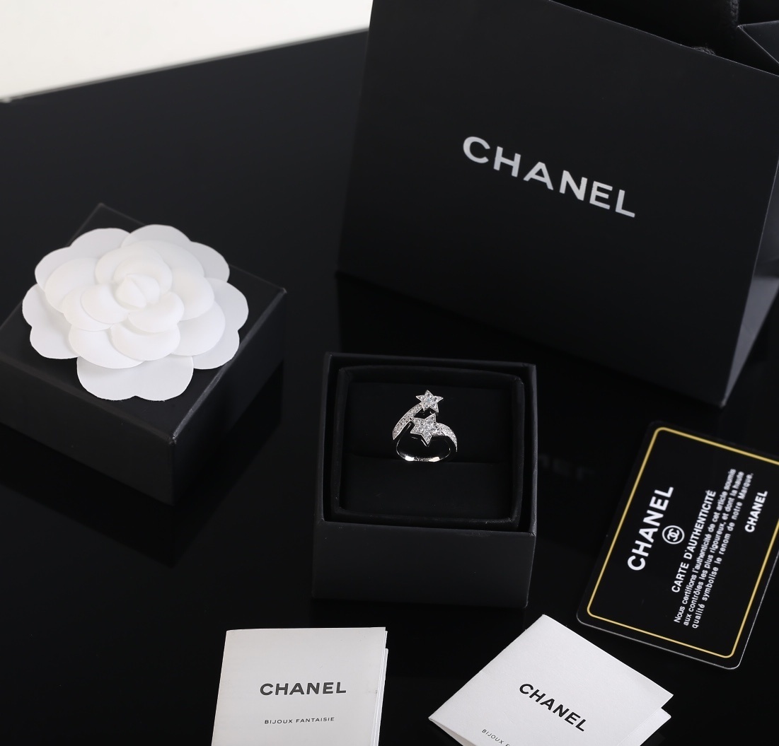 Chanel Comète Star Ring - Sparkling Pavé Celestial Jewelry