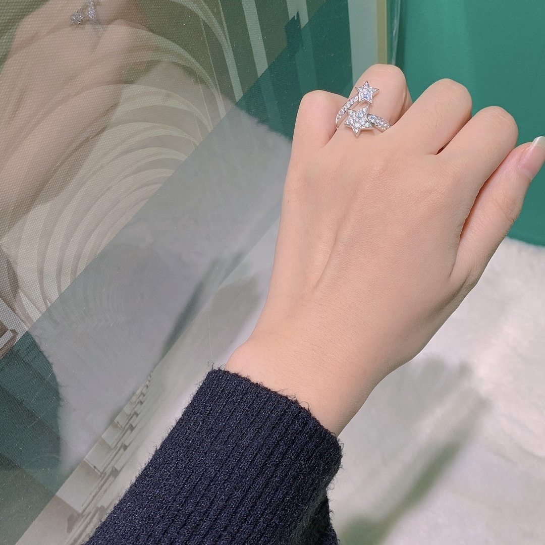 Chanel Comète Star Ring – Sparkling Pavé Celestial Jewelry